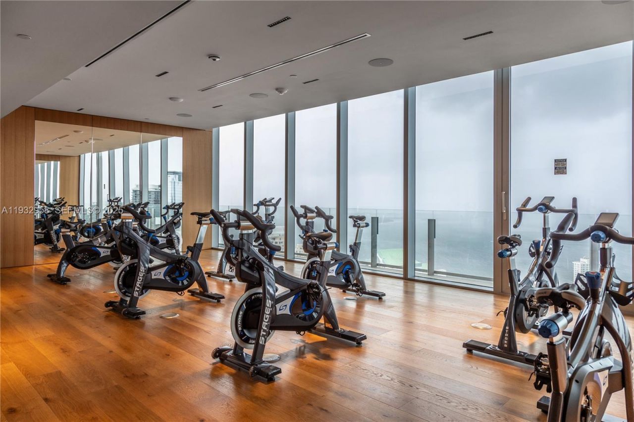 300 Biscayne Boulevard Way, Unit 3304C, Miami, FL 33131 Photo