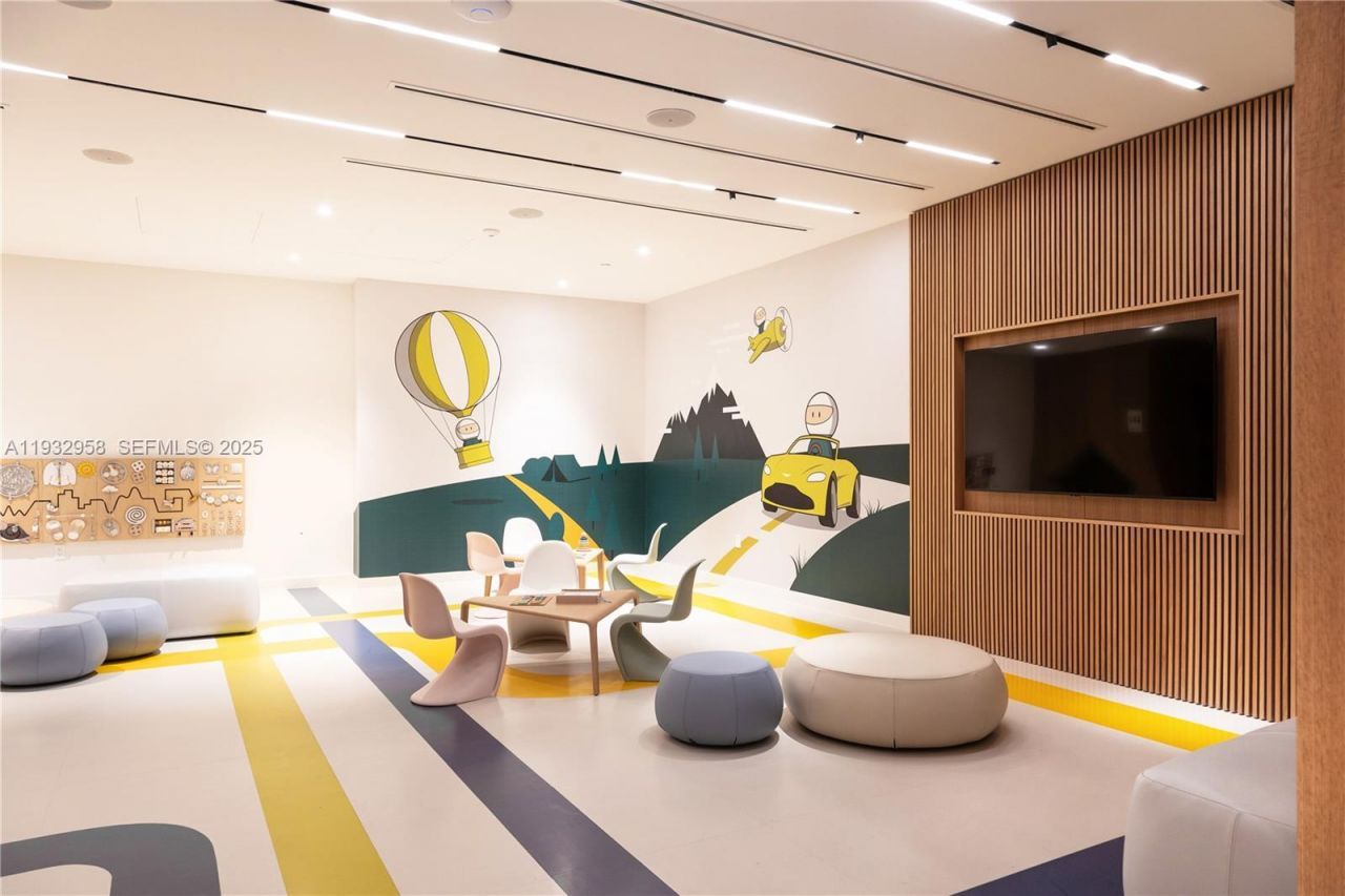 300 Biscayne Boulevard Way, Unit 3304C, Miami, FL 33131 Photo