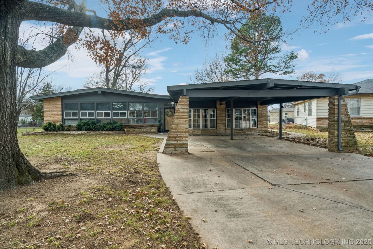 1317 N Mcfarland Place, Claremore, OK 74017 Main Photo