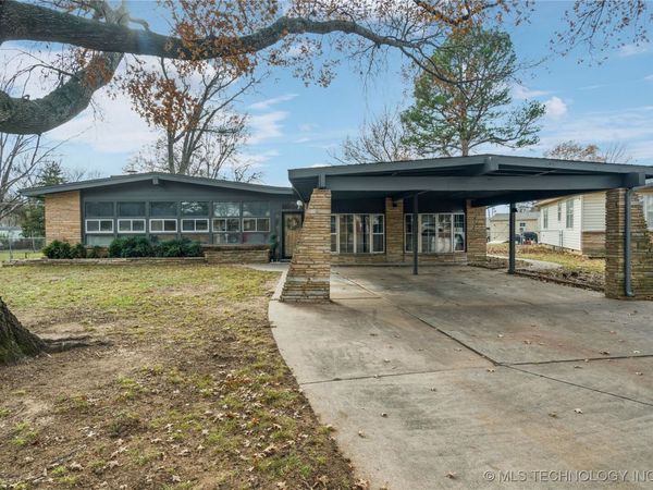 1317 N McFarland Place, Claremore, OK 74017