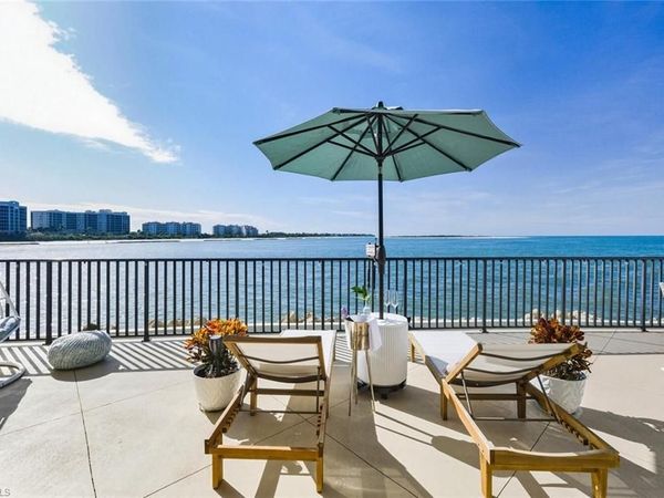 601 La Peninsula BLVD, Unit 601, NAPLES, FL 34113