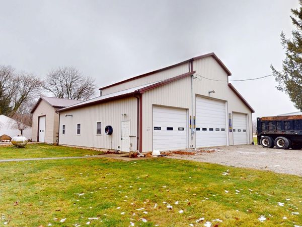 1001 Oak Street, Woodville, OH 43469