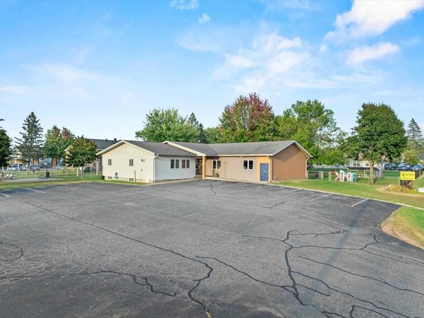 1017 W LAUREL STREET, Marshfield, WI 54449
