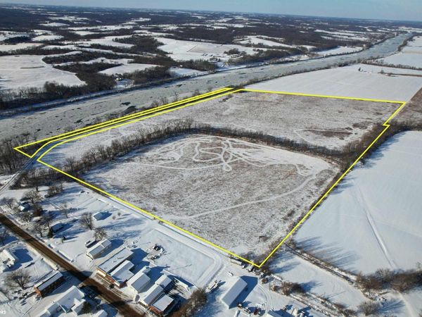 Hawk Drive, Douds, IA 52551