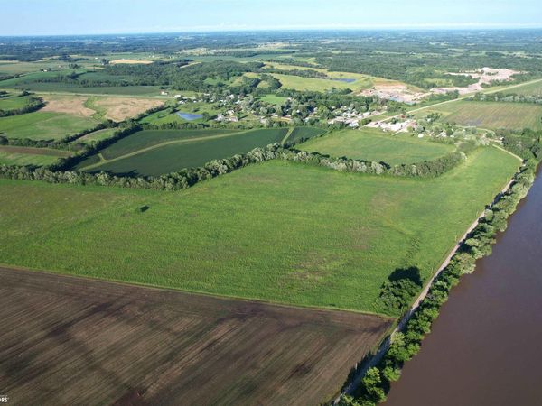 Hawk Drive, Douds, IA 52551