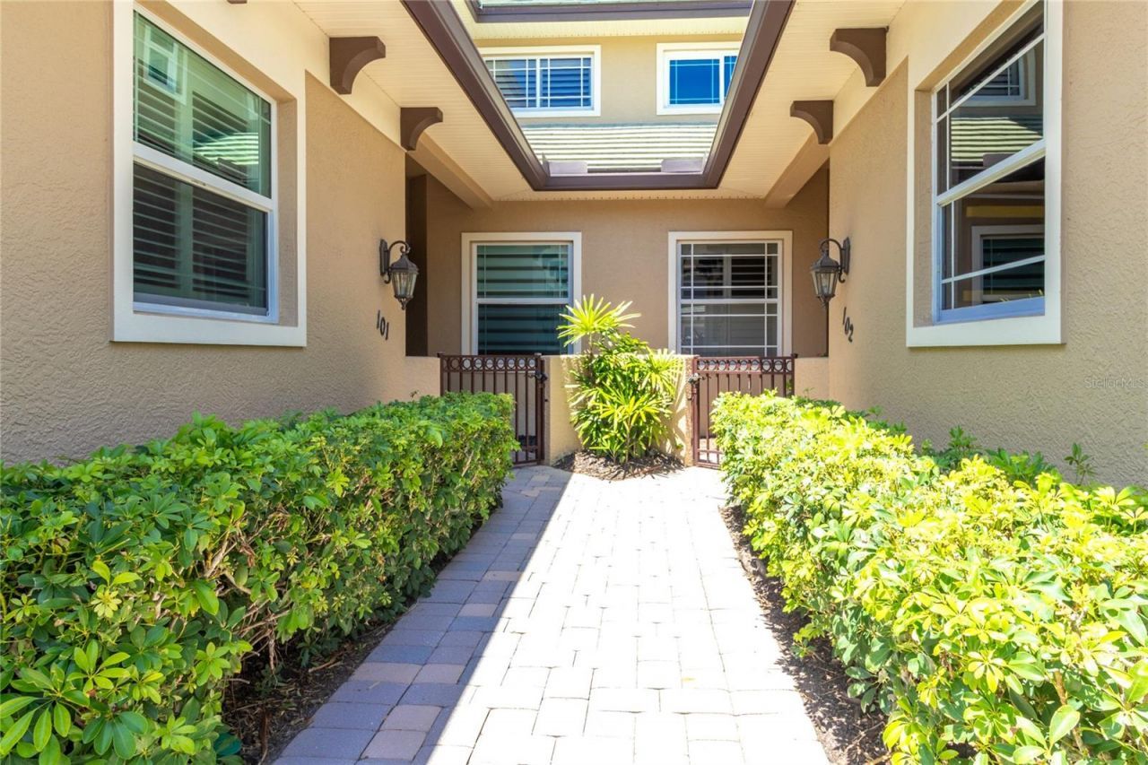 6427 Moorings Point Circle, Unit 101, Lakewood Ranch, FL 34202 Photo