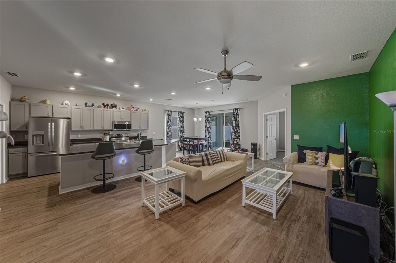 929 Montgomery Lane, Polk City, FL 33868 Photo