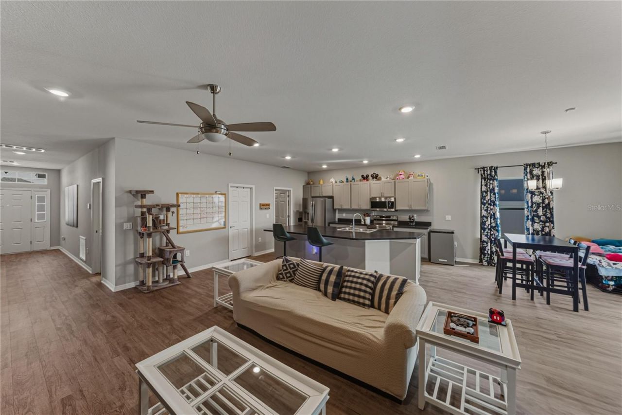 929 Montgomery Lane, Polk City, FL 33868 Photo