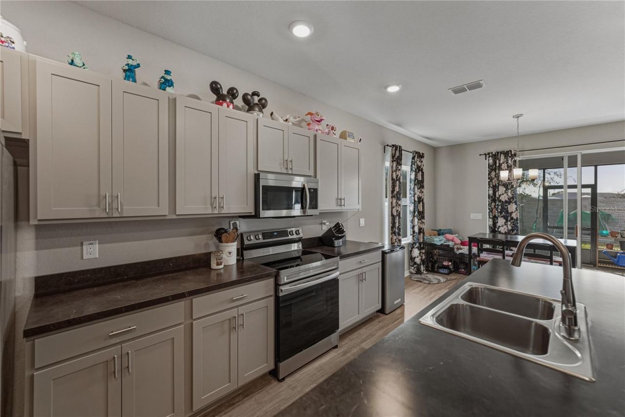 929 Montgomery Lane, Polk City, FL 33868 Photo
