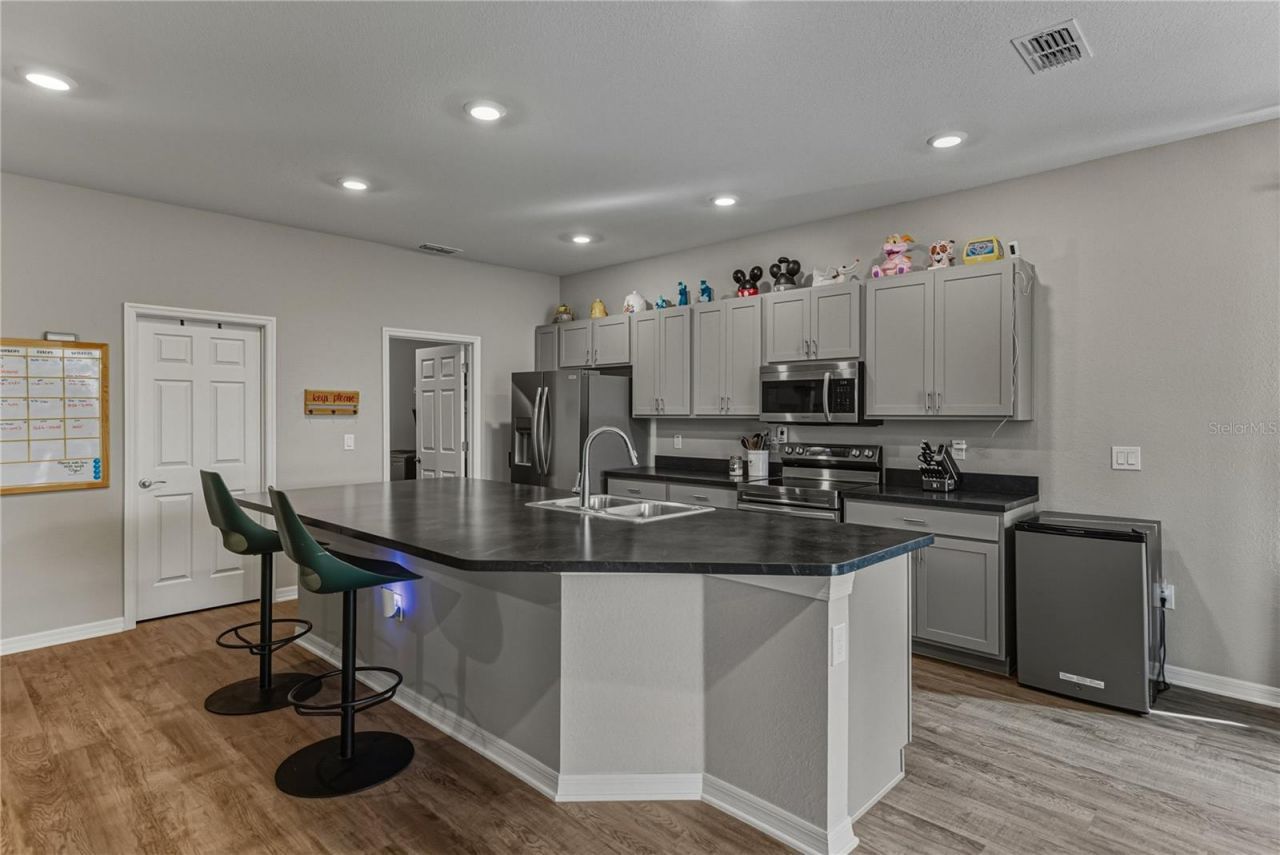 929 Montgomery Lane, Polk City, FL 33868 Photo