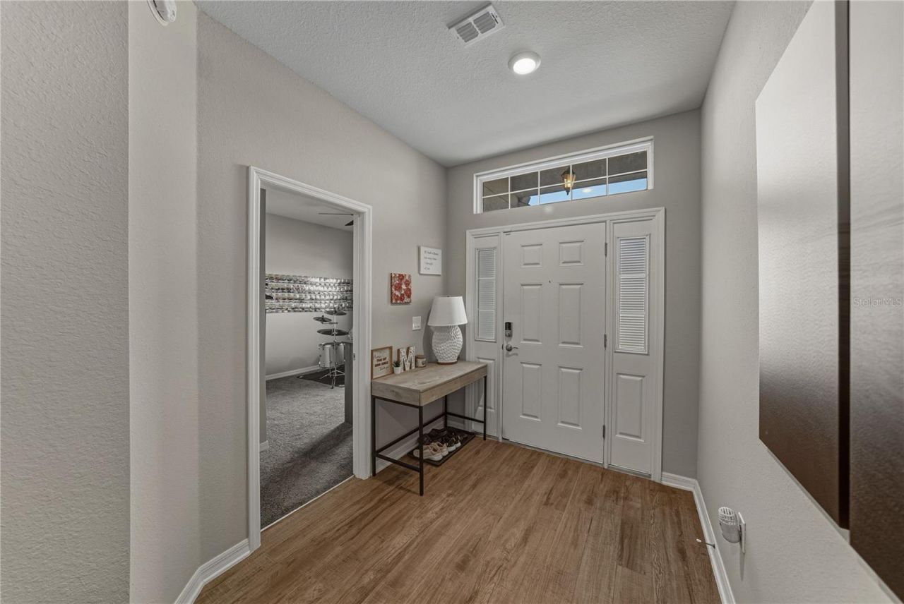 929 Montgomery Lane, Polk City, FL 33868 Photo