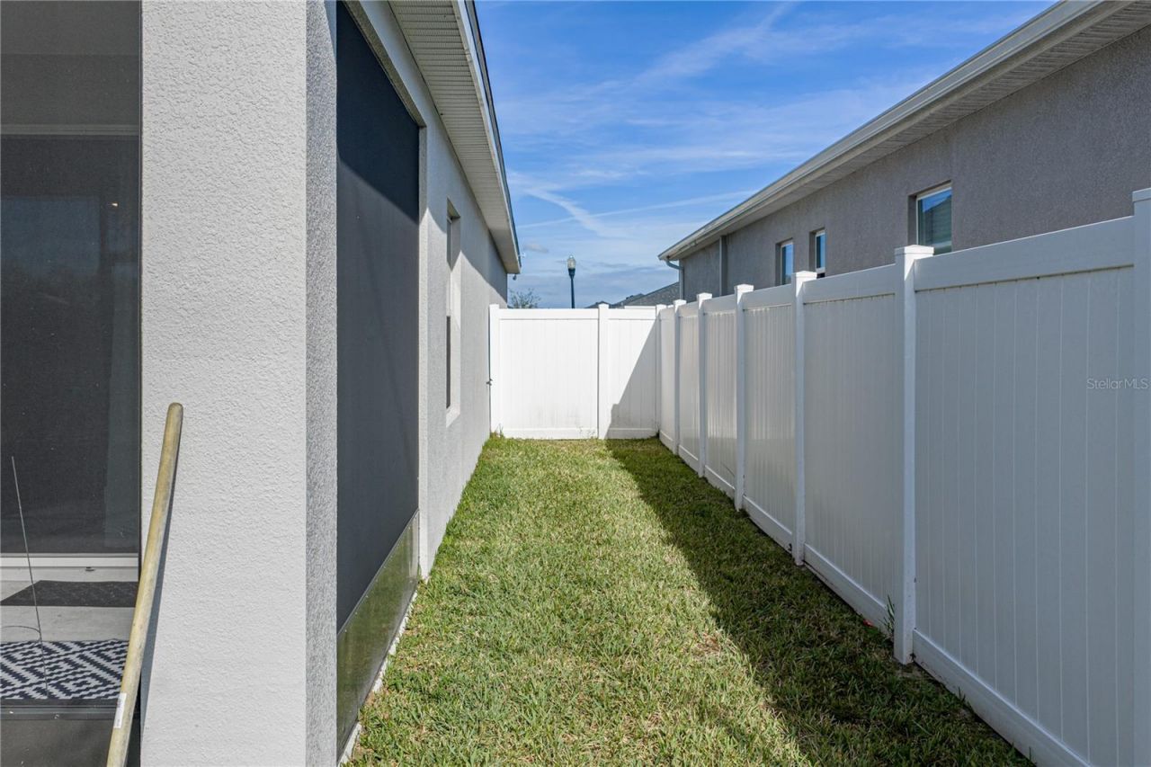929 Montgomery Lane, Polk City, FL 33868 Photo