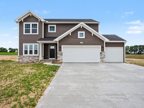 9392 Snow Valley Drive SE, Alto, MI 49302