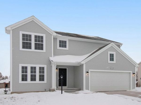 9392 Snow Valley Drive SE, Alto, MI 49302