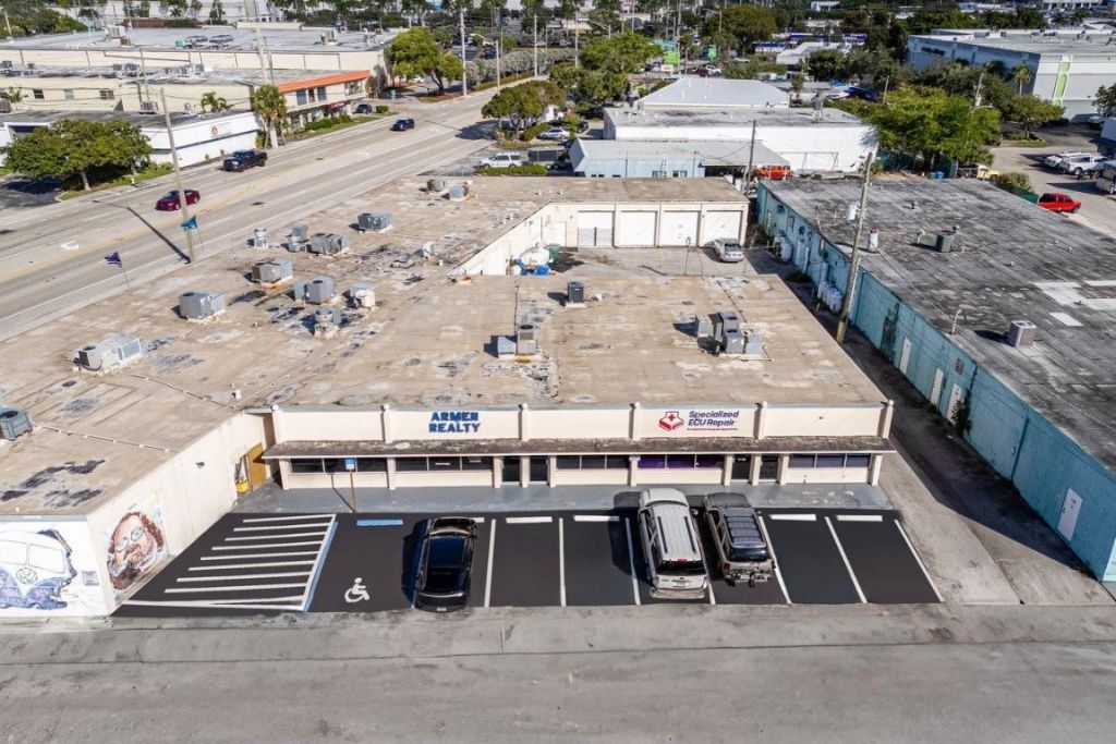 4800 N Dixie Hwy, Oakland Park, FL 33334 Photo