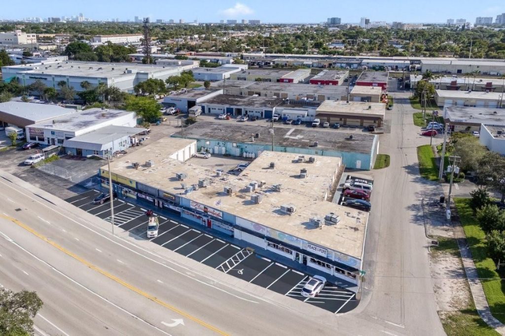 4800 N Dixie Hwy, Oakland Park, FL 33334 Photo