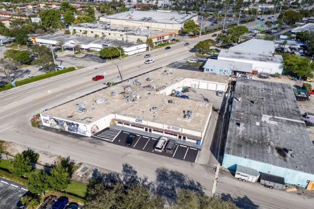 4800 N Dixie Hwy, Oakland Park, FL 33334 Photo