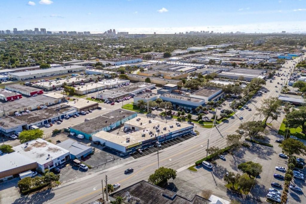 4800 N Dixie Hwy, Oakland Park, FL 33334 Photo