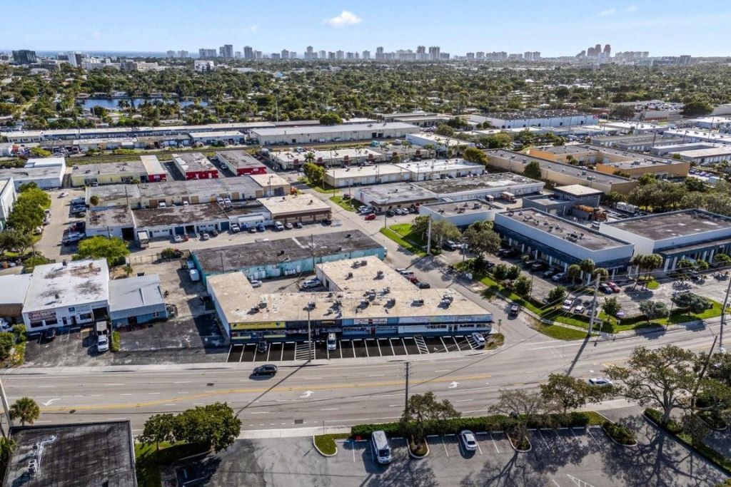 4800 N Dixie Hwy, Oakland Park, FL 33334 Photo