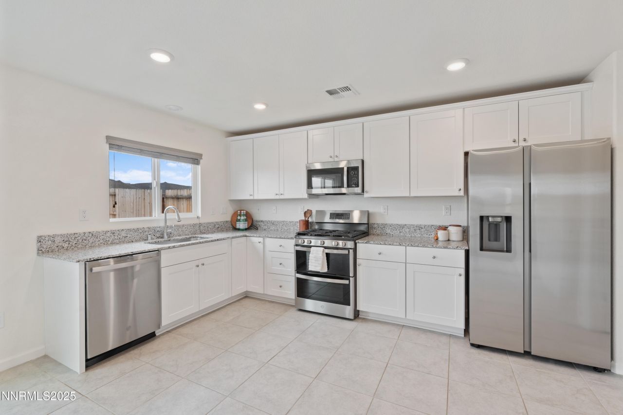 636 Coyote Bluff Court, Reno, NV 89506 Photo