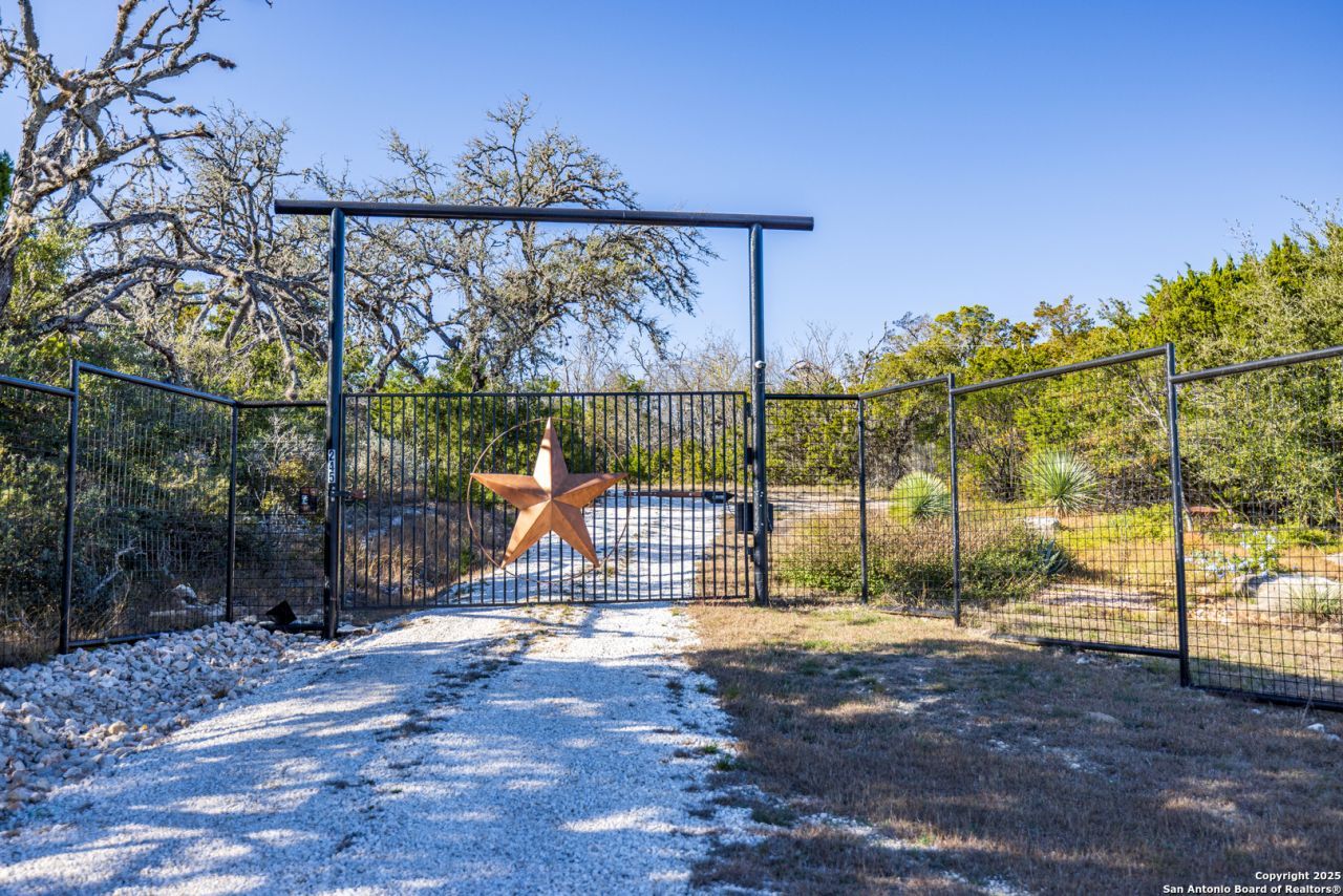 245 Laurel Creek, Pipe Creek, TX 78063 Main Photo