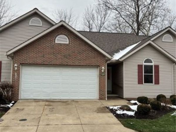 1409 Waters Edge Drive, Akron, OH 44313