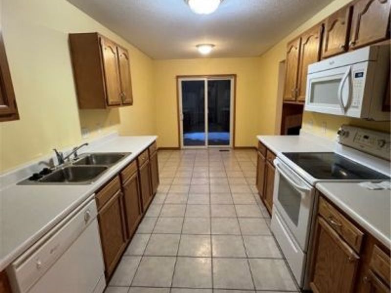 1409 Waters Edge Drive, Akron, OH 44313 Photo 6