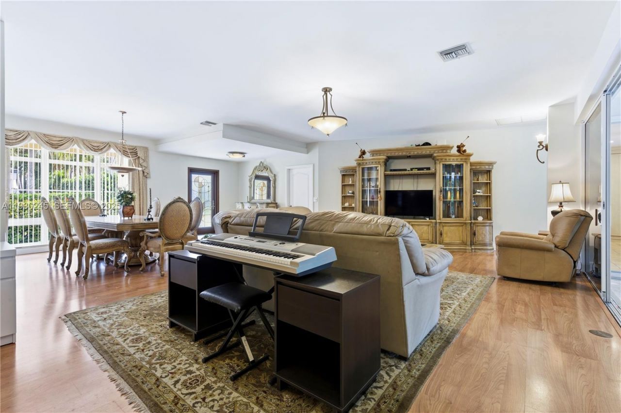 2607 Holy Cross Ln, Lake Worth, FL 33460 Photo