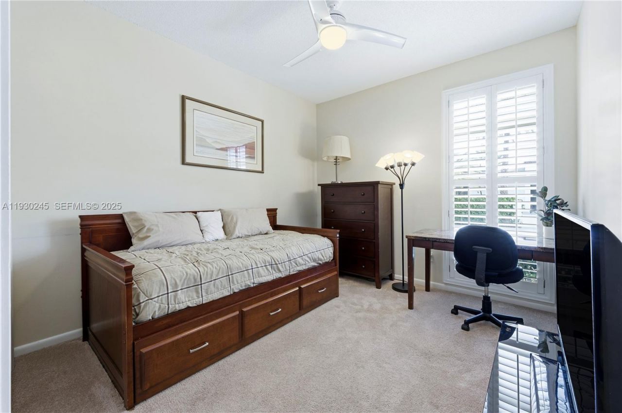 2607 Holy Cross Ln, Lake Worth, FL 33460 Photo