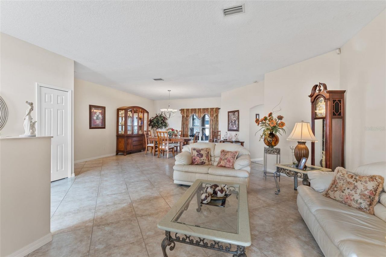 16 London Drive, Palm Coast, FL 32137 Photo