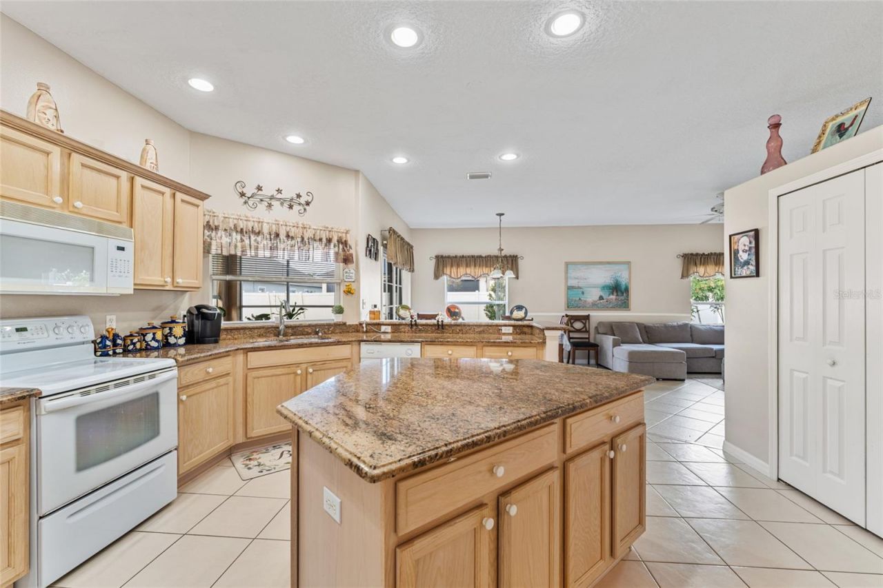 16 London Drive, Palm Coast, FL 32137 Photo