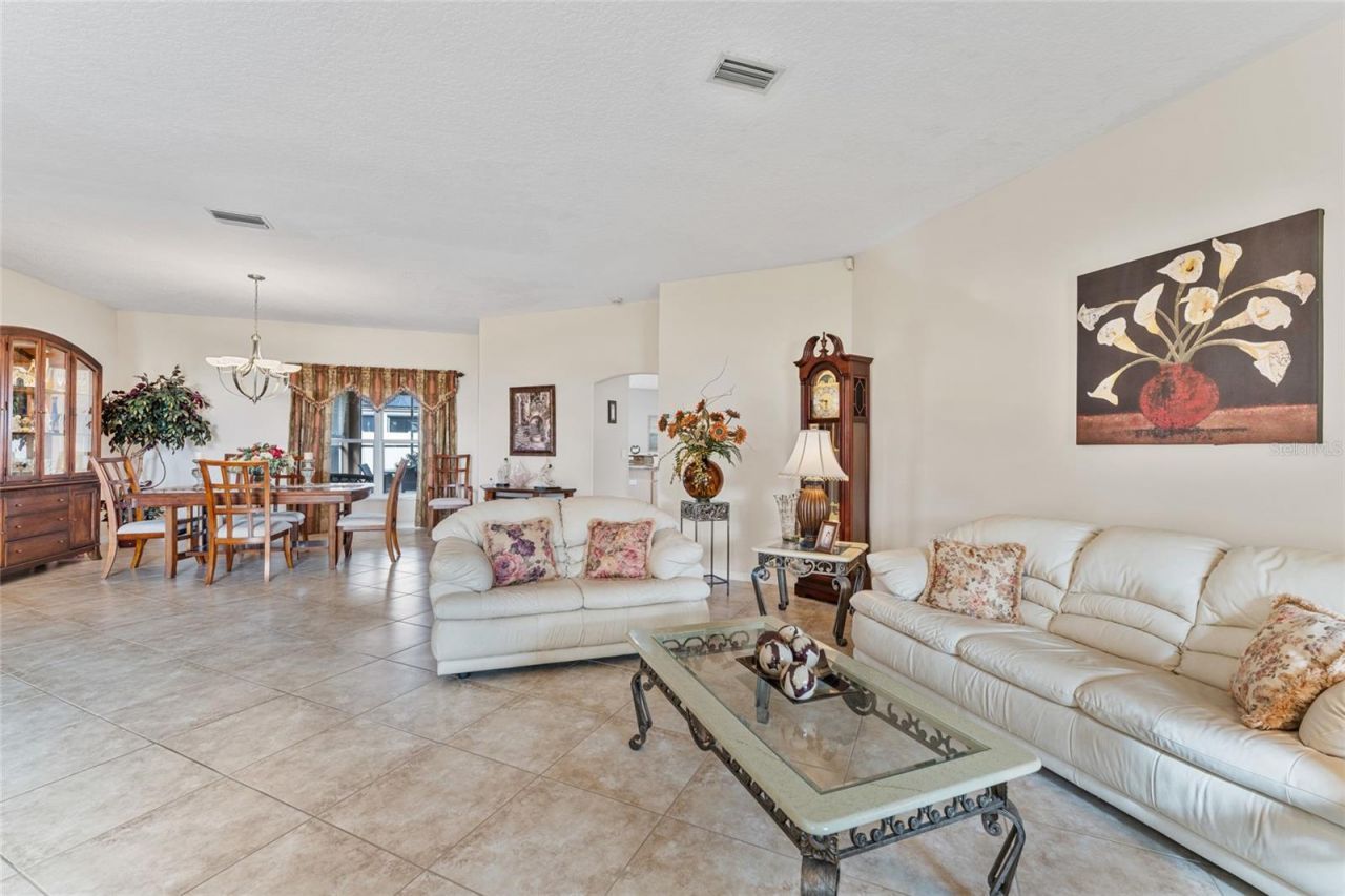 16 London Drive, Palm Coast, FL 32137 Photo
