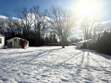 VACANT E Maple Road, Troy, MI 48083