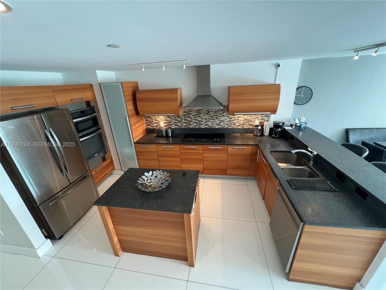 2950 NE 188th St, Unit 531, Aventura, FL 33180 Photo