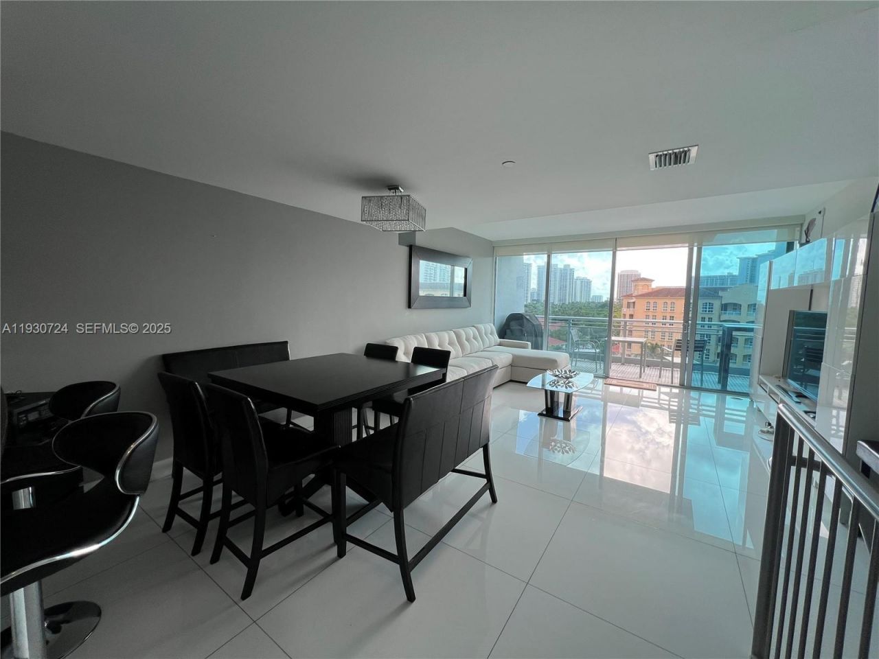 2950 NE 188th St, Unit 531, Aventura, FL 33180 Photo