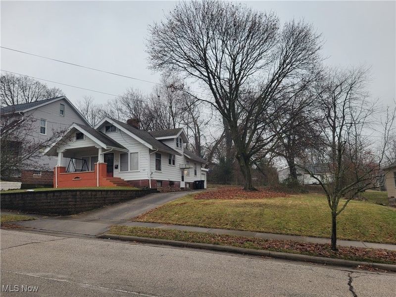 30 Youtz Avenue, Akron, OH 44301 Photo 4