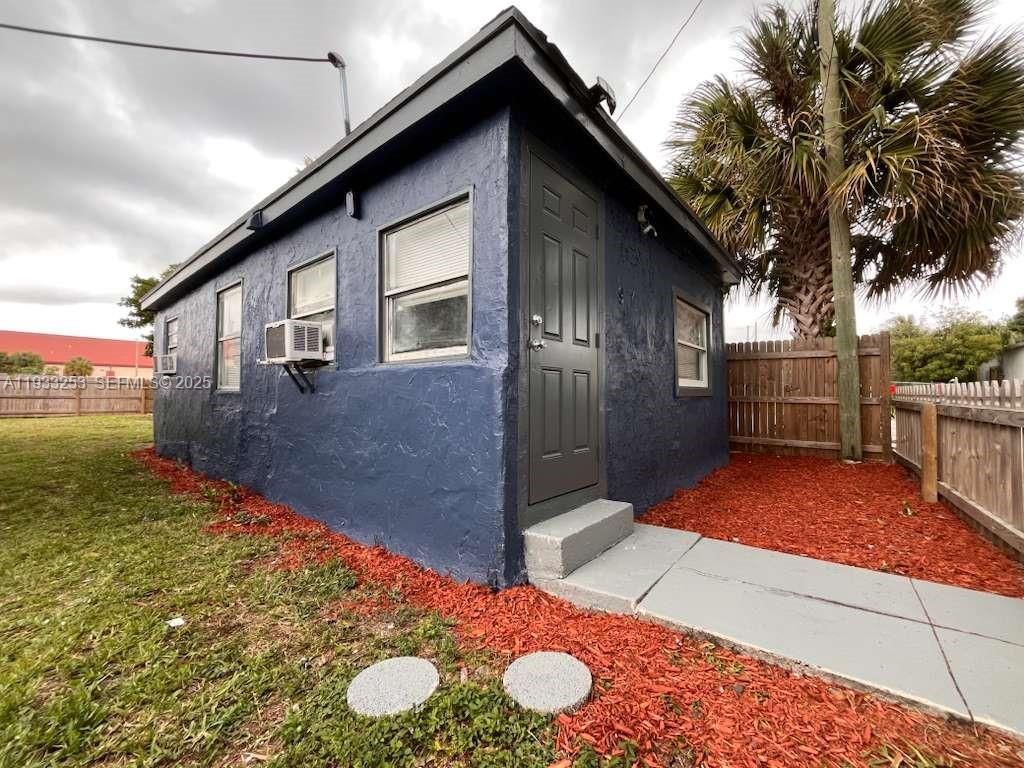 1927 Windsor Ave , West Palm Beach, FL 33407 Photo