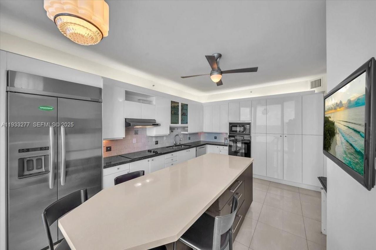 300 S Pointe Dr, Unit 3402, Miami Beach, FL 33139 Photo