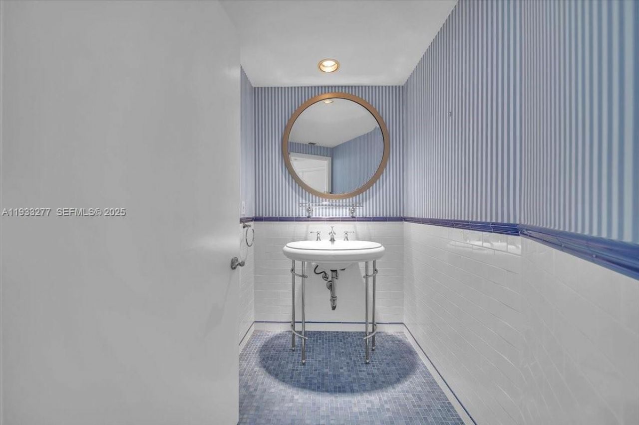 300 S Pointe Dr, Unit 3402, Miami Beach, FL 33139 Photo