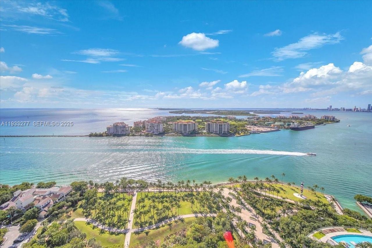 300 S Pointe Dr, Unit 3402, Miami Beach, FL 33139 Photo