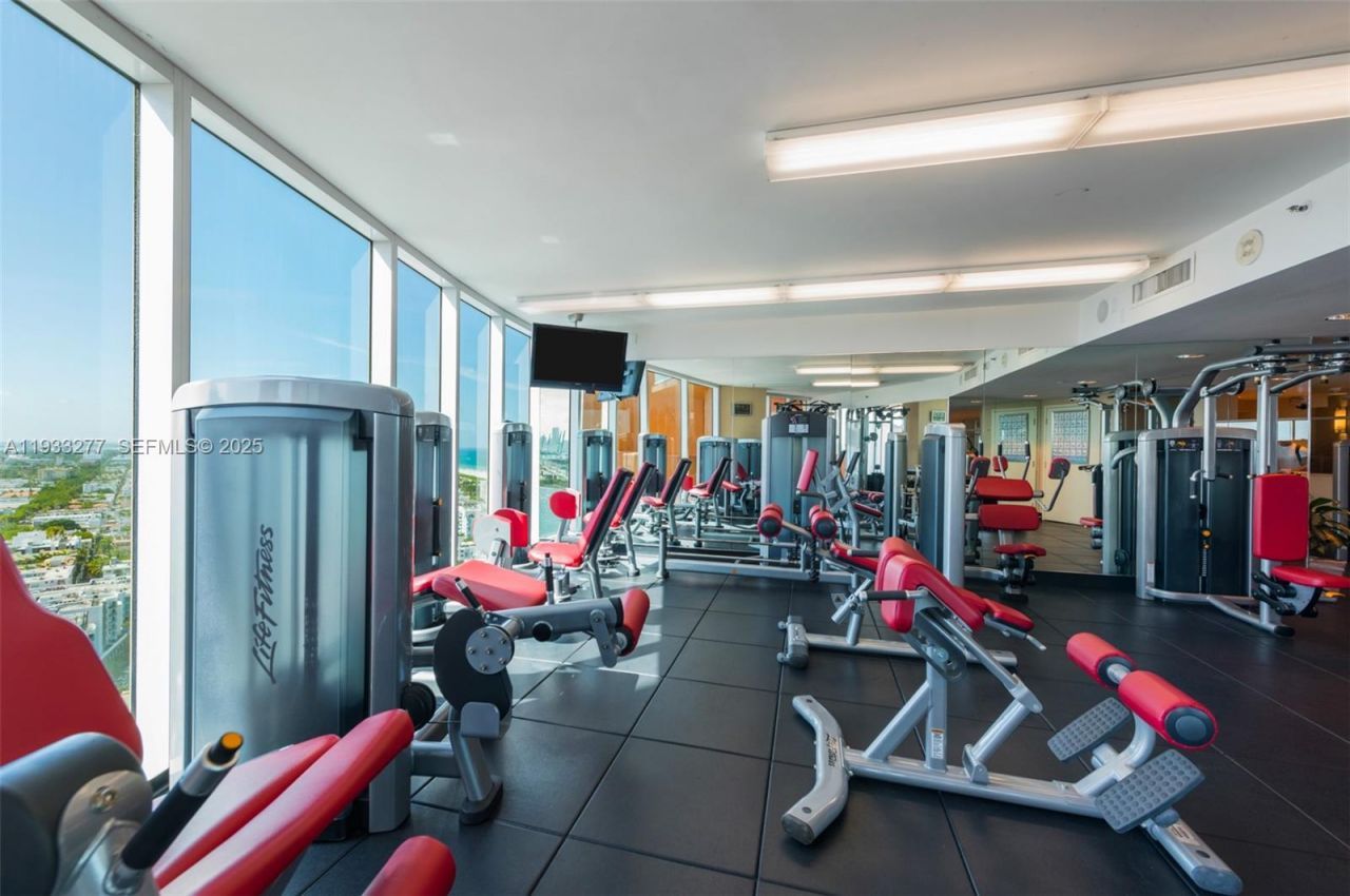 300 S Pointe Dr, Unit 3402, Miami Beach, FL 33139 Photo