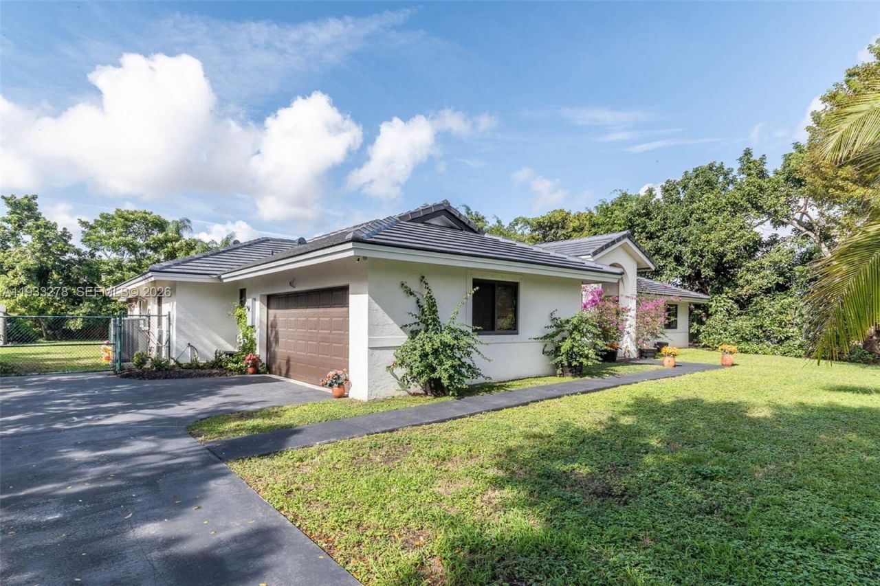 27260 SW 167th Ct, Homestead, FL 33031 Photo