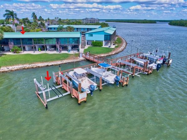 611 Palm AVE, Unit J40, GOODLAND, FL 34140