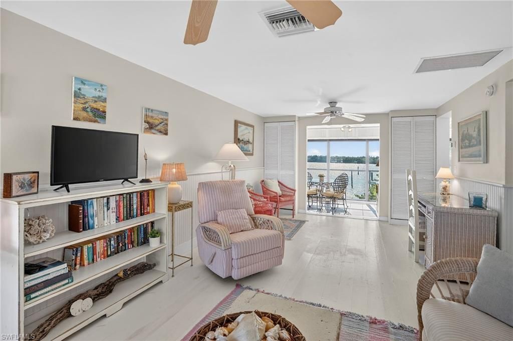 611 Palm Ave, Unit J40, Goodland, FL 34140 Photo