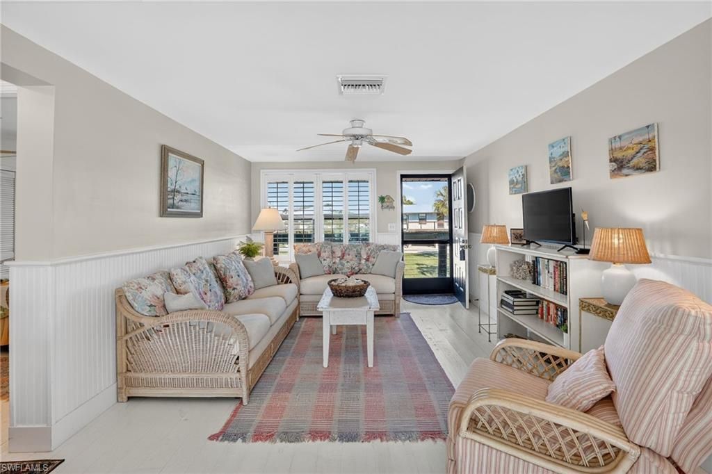 611 Palm Ave, Unit J40, Goodland, FL 34140 Photo