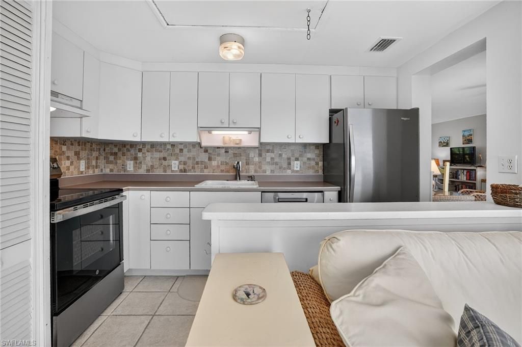 611 Palm Ave, Unit J40, Goodland, FL 34140 Photo