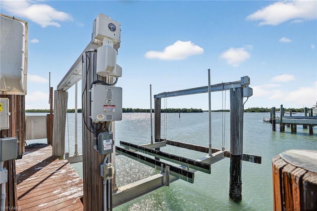 611 Palm Ave, Unit J40, Goodland, FL 34140 Photo