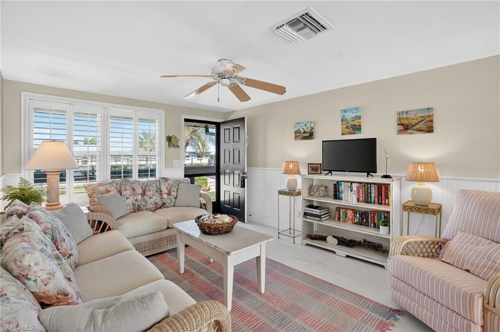 611 Palm Ave, Unit J40, Goodland, FL 34140 Photo