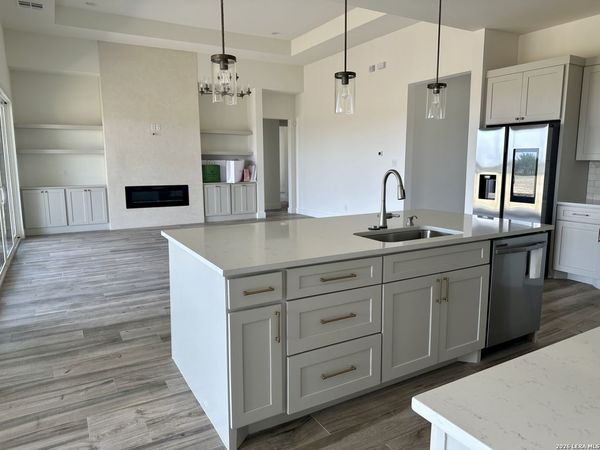 108 Abrego Trail, Floresville, TX 78114