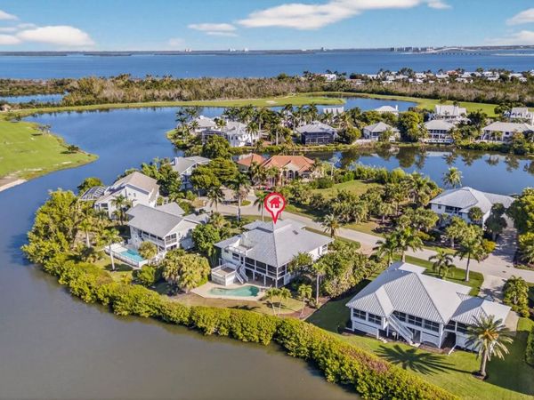 1422 Sanderling Cir, Sanibel, FL 33957